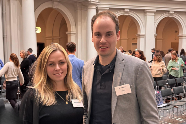 Anna-Lena Mayer und Steven Rohles vom iron ESG-Team auf dem DRSC-Forum